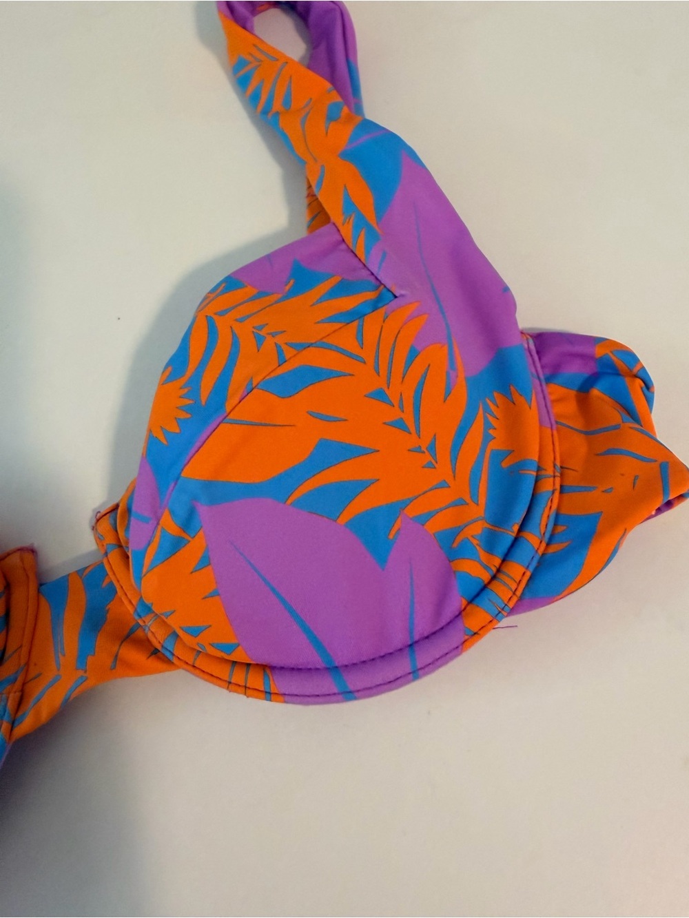 VETCHY Laguna Tropical Leaf Underwire Bikini Top - Picture 2 of 8